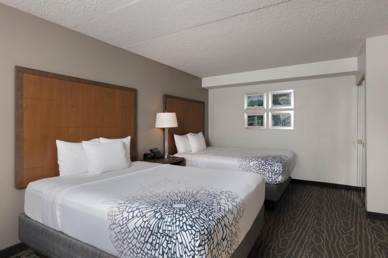 La Quinta By Wyndham Secaucus Meadowlands Hotel Екстериор снимка